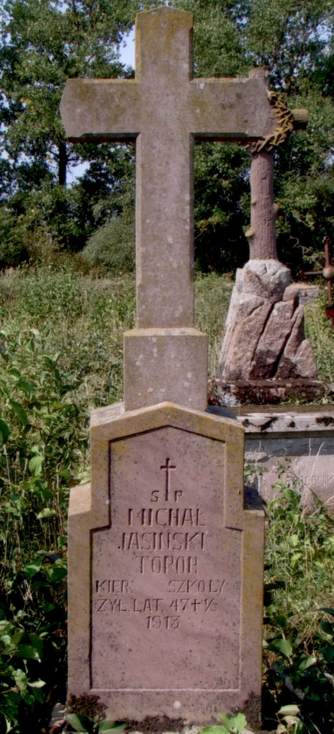 Gravestone Michał Jasiński Topór, cemetery in Strusowo