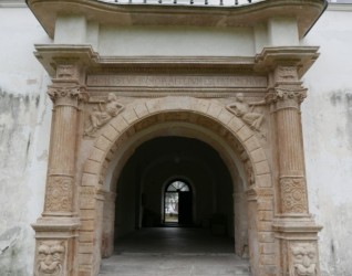 Portal w pałacu Poniatowskich po realizacji prac