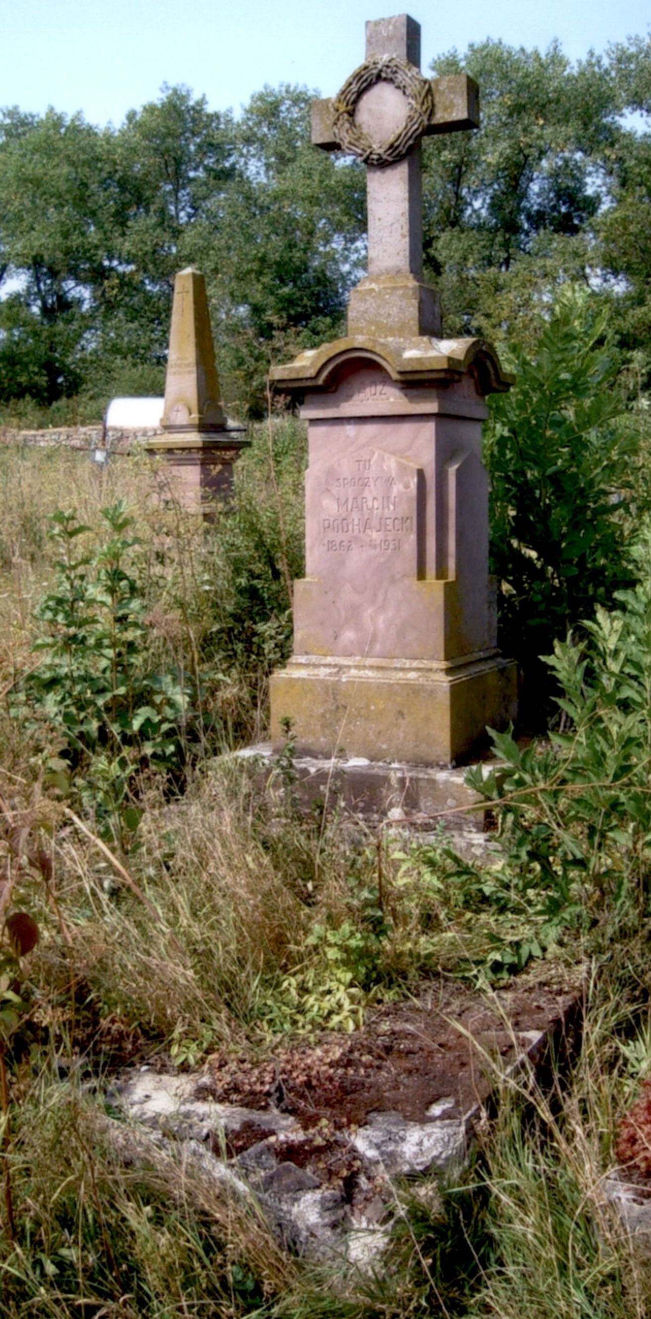 Gravestone of Marcin Podhajecki, cemetery in Strusowo