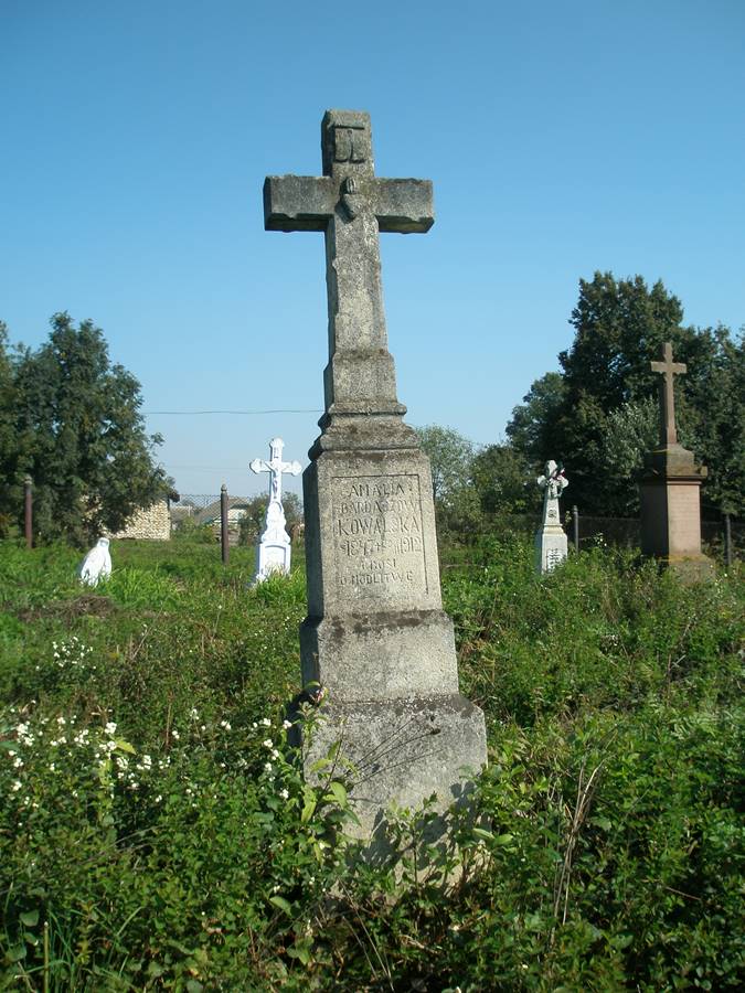 Tombstone of Amalia Kowalska, cemetery in Barysh, state from 2006