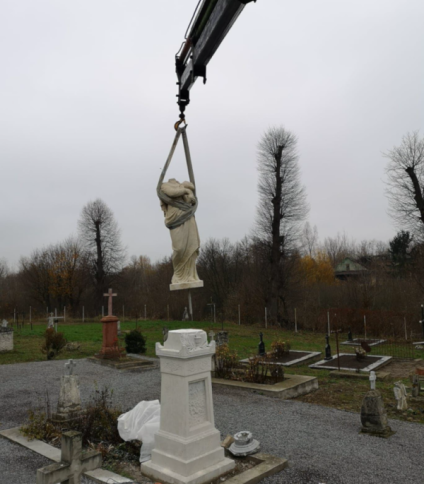 Nagrobek na cmentarzu w Jaworowie, prace konserwatorskie