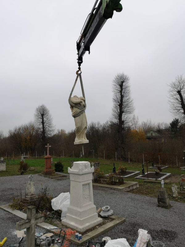 Tombstone in Yavrovo cemetery, restoration work