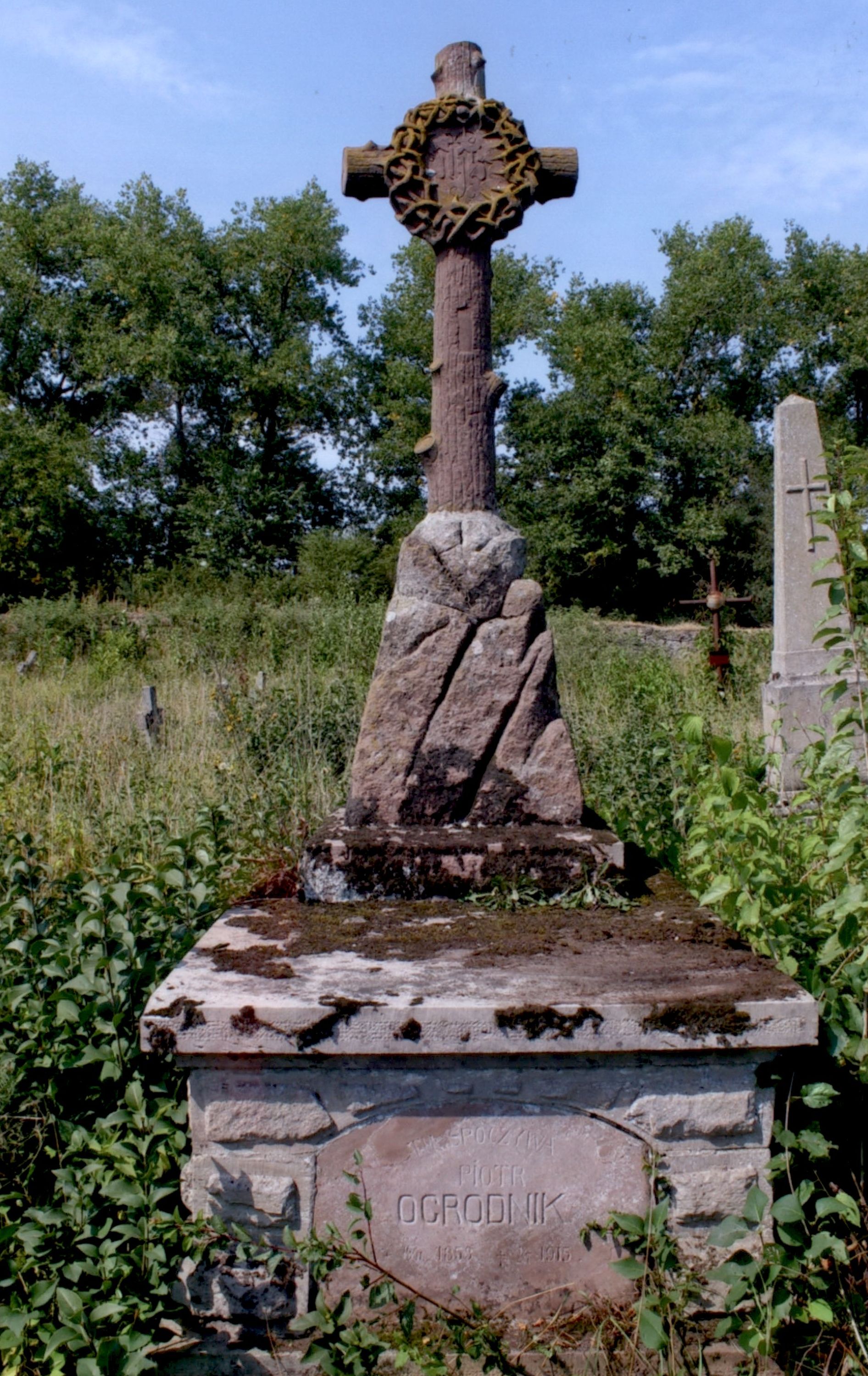 Tombstone Piotr Ogrodnik, Strusowo cemetery