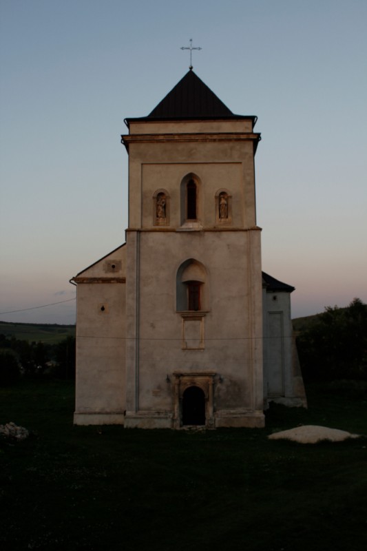 Façade of the parish church of the Assumption of the Virgin Mary in Būsh, Ukraine, 17th century.