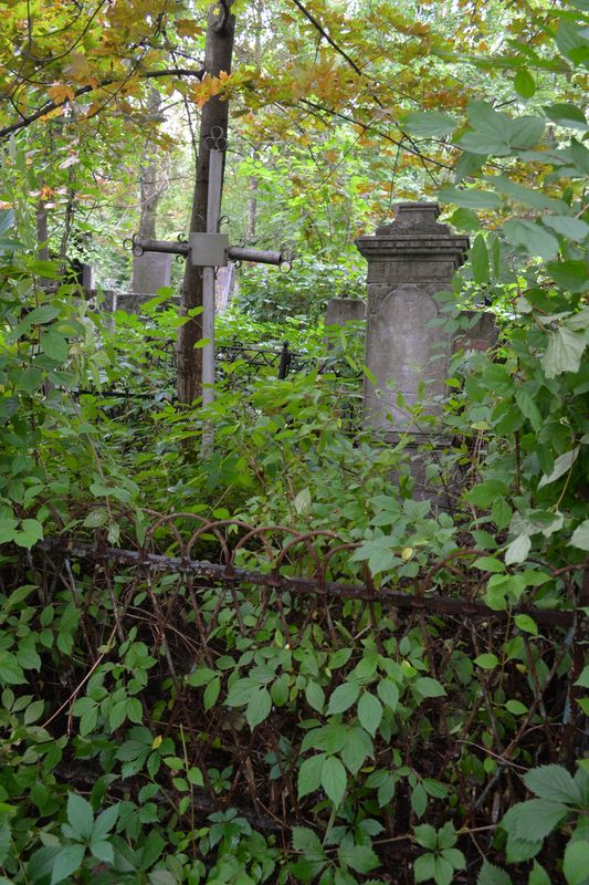 Nagrobek Wiktora Kollachio-Mackiewicza, cmentarz Bajkowa w Kijowie, stan z 2021.