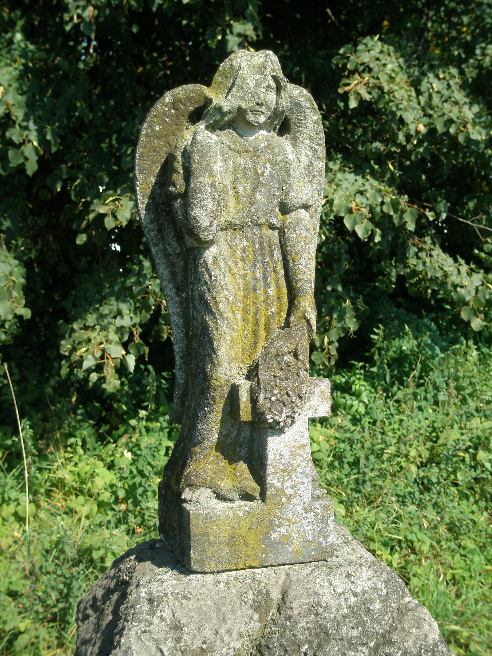 Fragment nagrobka Stanisława Kowcza, cmentarz w Baryszu, stan z 2006 r.