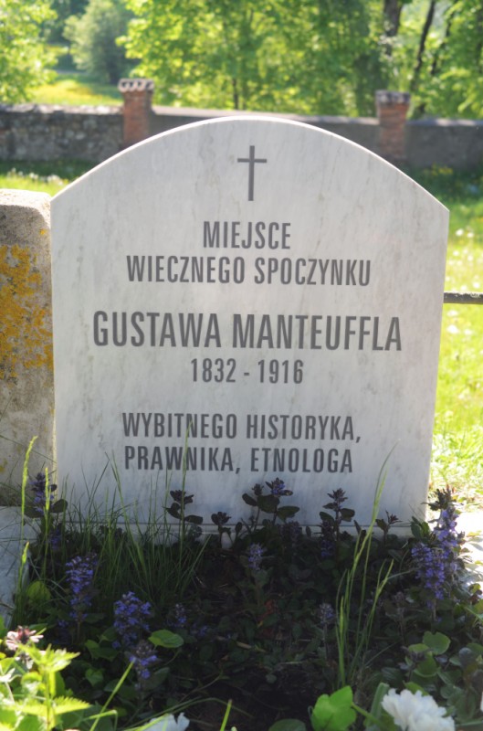 Reconstruction of the Gustav Manteuffel plaque at the symbolic burial site, conservation work, 2019