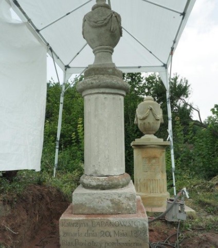 Nagrobek na cmentarzu Bazyliańskim w Krzemieńcu