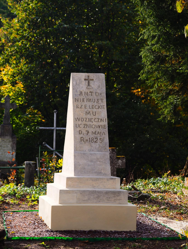 Tombstone of Antoni Strzelecki in the Basilian cemetery in Krzemieniec