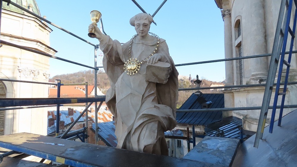 Figura św. Tomasza z fasady kościoła Bożego Ciała (dominikanów) we Lwowie, po konserwacji