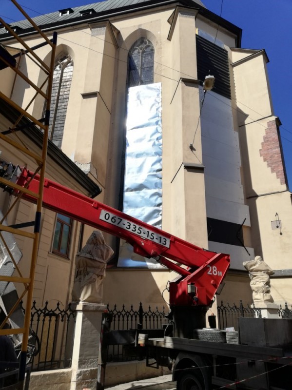 Latin Cathedral in Lviv. Securing the object.