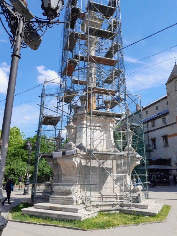 Column of St John of Dukla in front of the former Bernardian Church in Lviv. Securing the object
