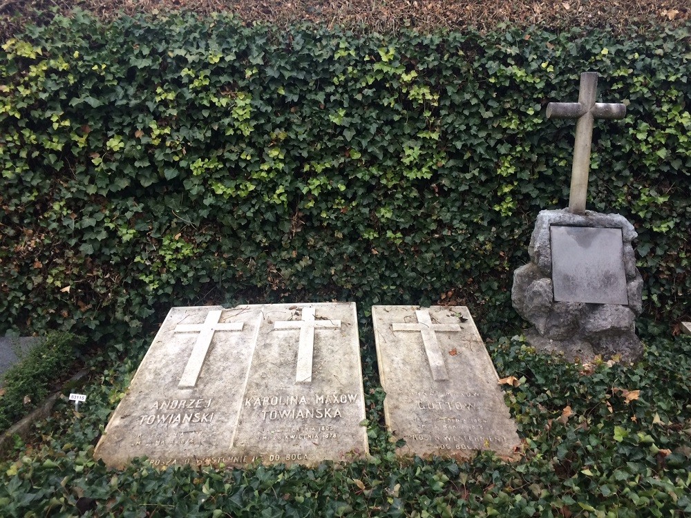 Sihlfeld Cemetery in Zurich, gravestones of Andrzej Towiański, his wife Karolina, née Max Towiańska, her sister Anna, née Max Gutt, and her husband Ferdinand Gutt, as well as members of the Circle for God's Cause before the work began