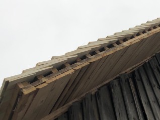 Fragment dachu domu Czesława Niemena po pracach remontowych, Stare Wasiliszki, 2019