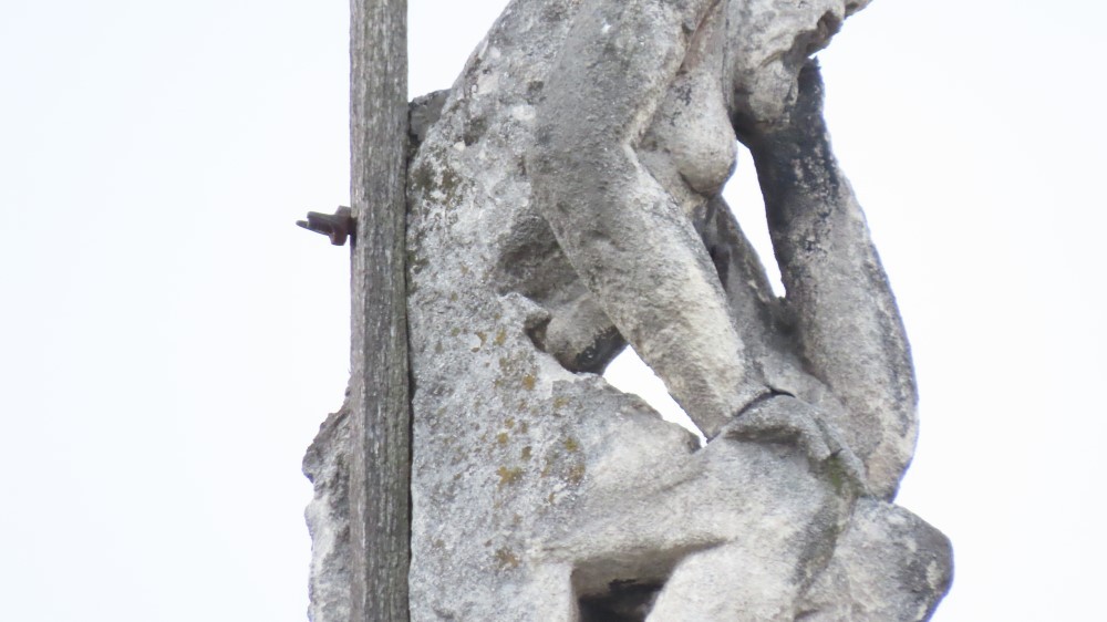 Figura Chrytusa Frasobliwego z latarni kopuły kaplicy Boimów