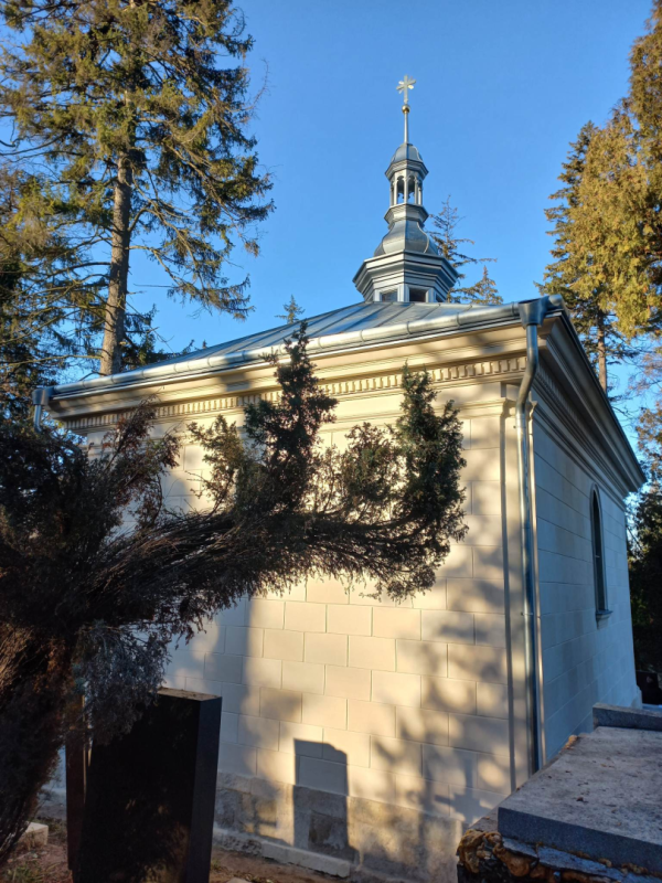 Dunin-Borkowski chapel in Lychakivsky cemetery in Lviv, after restoration work