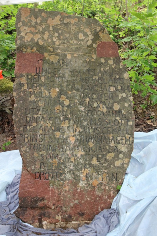 Plaque commemorating Catherine Jagiellon before conservation work, Taxinge, 2019