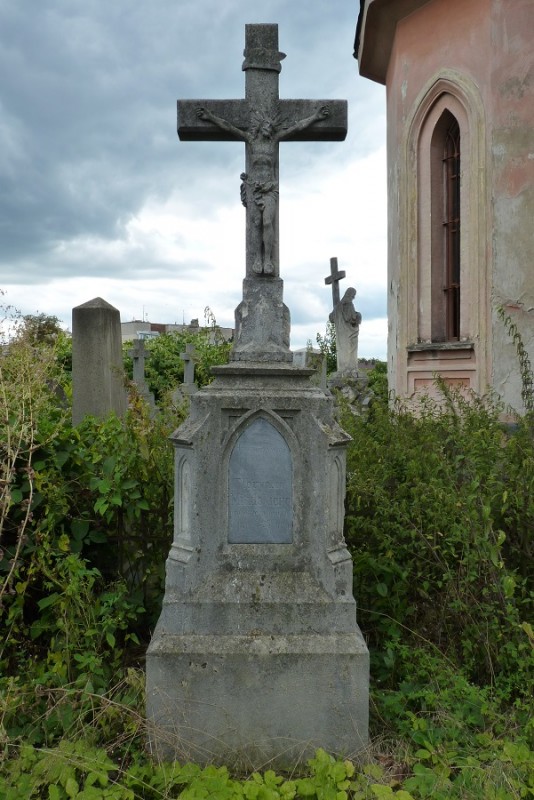 Tombstone of Rev. Florian Mitulski - before restoration work