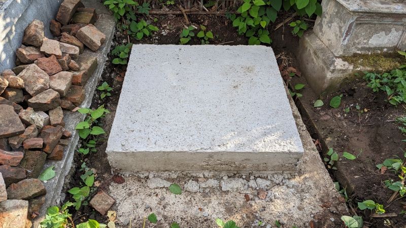Photo montrant Selected tombstones in the Chernivtsi municipal cemetery, restoration work
