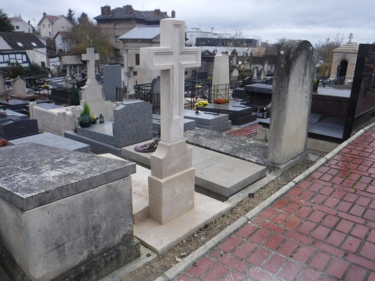Photo showing Tombstones from Les Champeaux cemetery in Montmorency, conservation work