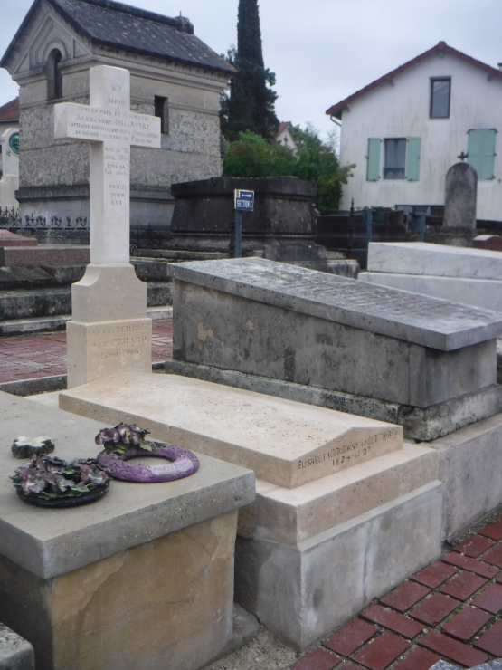 Photo showing Tombstones from Les Champeaux cemetery in Montmorency, conservation work