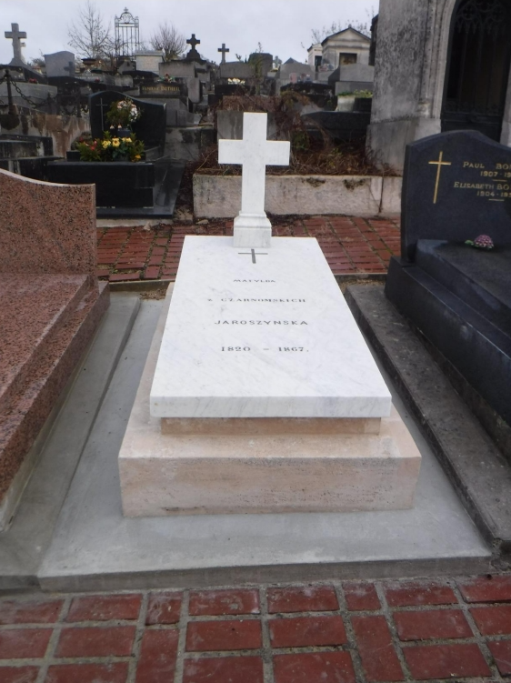 Photo showing Tombstones from Les Champeaux cemetery in Montmorency, conservation work