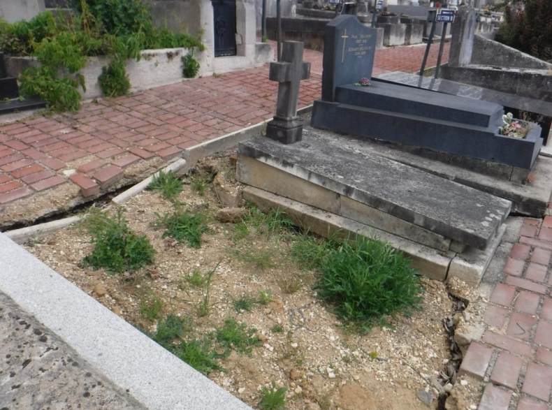 Photo showing Tombstones from Les Champeaux cemetery in Montmorency, conservation work