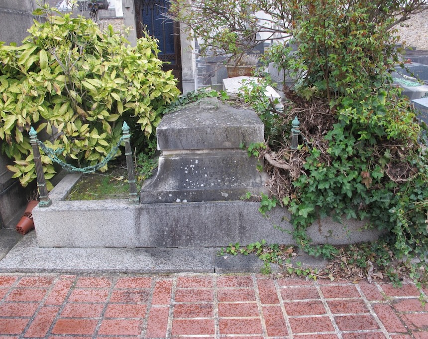 Photo showing Tombstones from Les Champeaux cemetery in Montmorency, conservation work