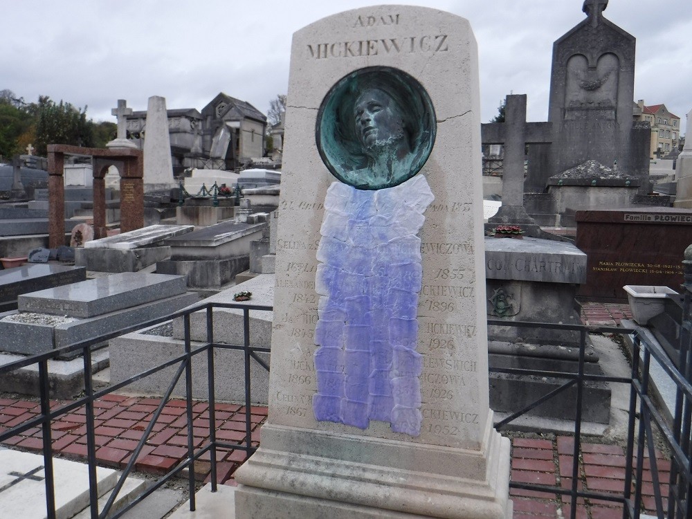 Mickiewicz tombstone from Les Champeaux cemetery in Montmorency, restoration work