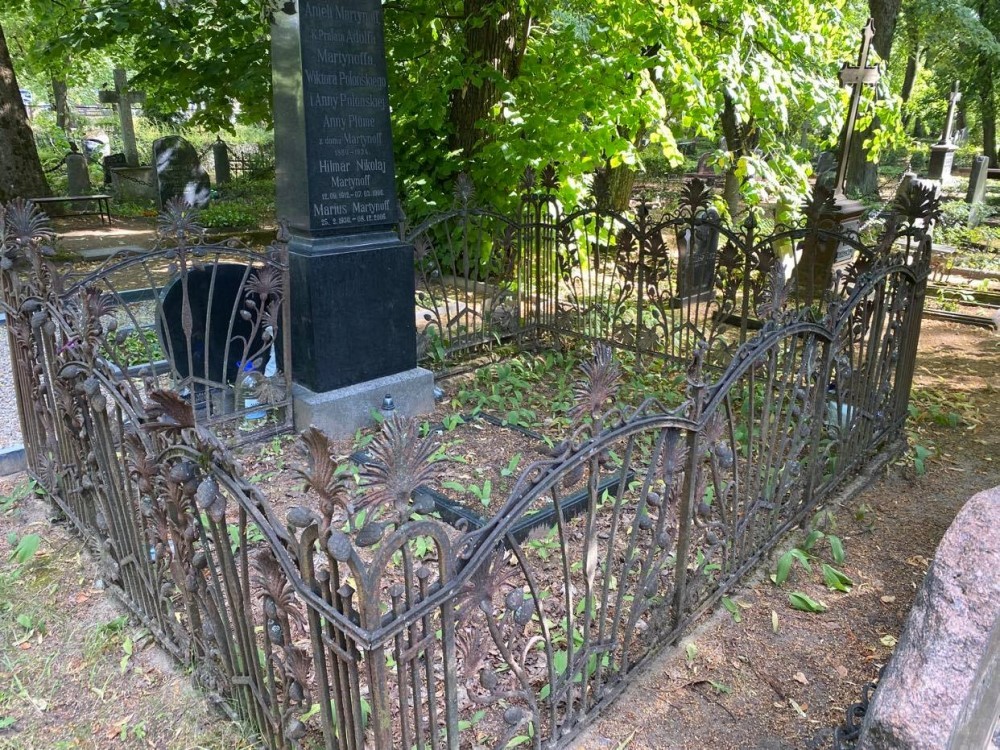 Tombstone of the Martynoff family in St. Michael's cemetery in Riga, restoration work