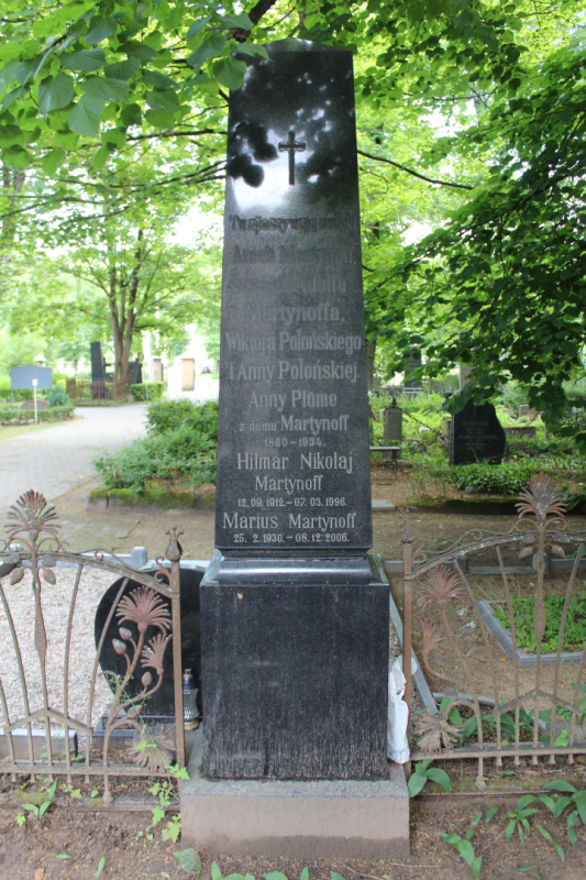 Tombstone of the Martynoff family in St. Michael's cemetery in Riga, condition before restoration work