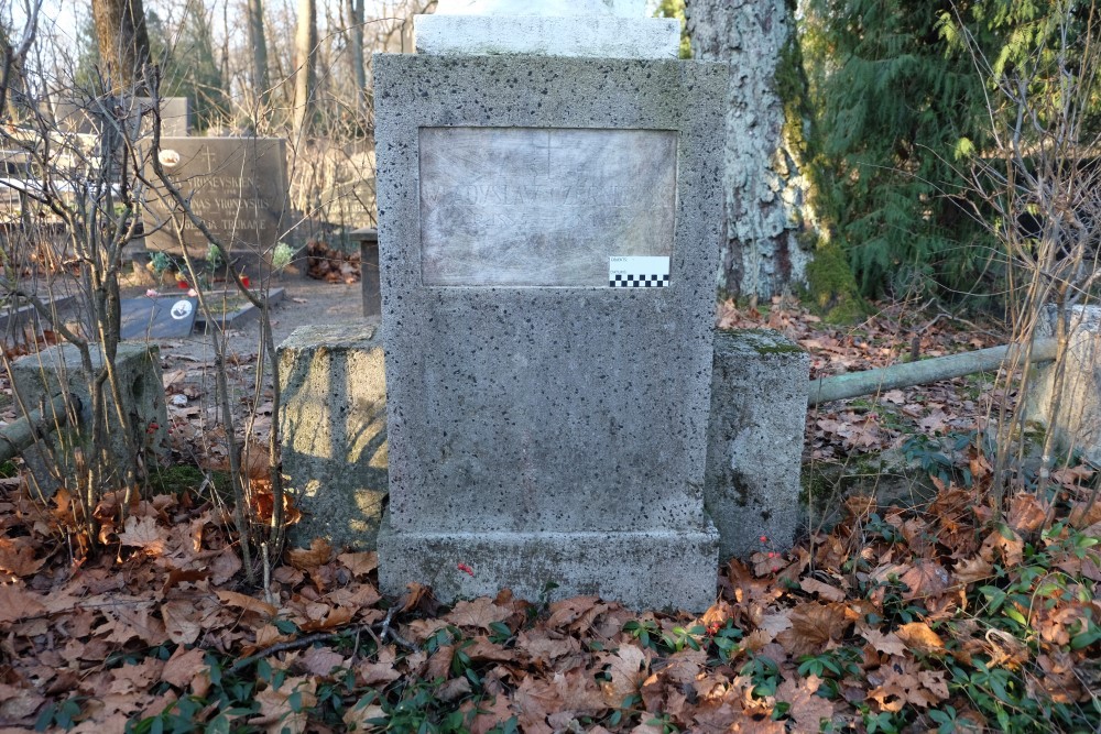 Tombstone of Wladyslaw Czerniewski in St. Michael's cemetery in Riga, condition before restoration works