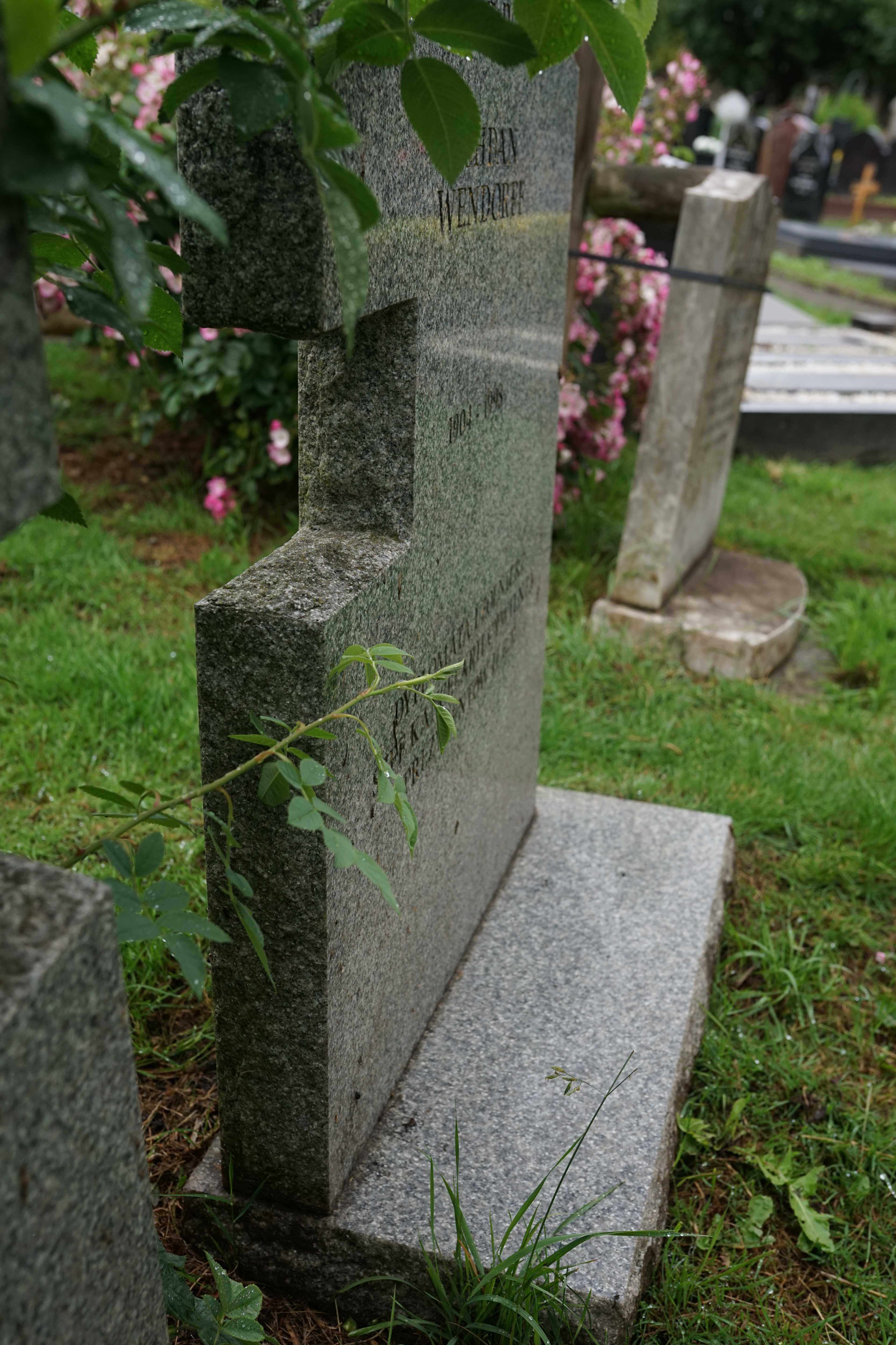 Tombstone of Bohdan Wendorff, Gunnersbury Cemetery, London