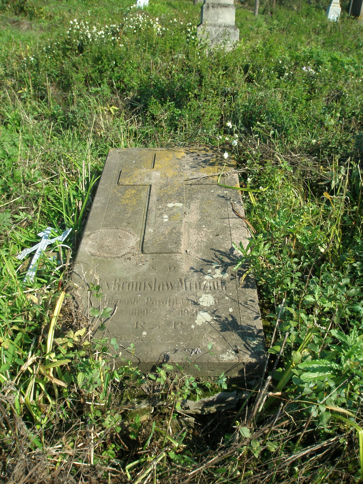 Nagrobek Bronisława Mroziuka, cmentarz w Baryszu, stan z 2006 r.