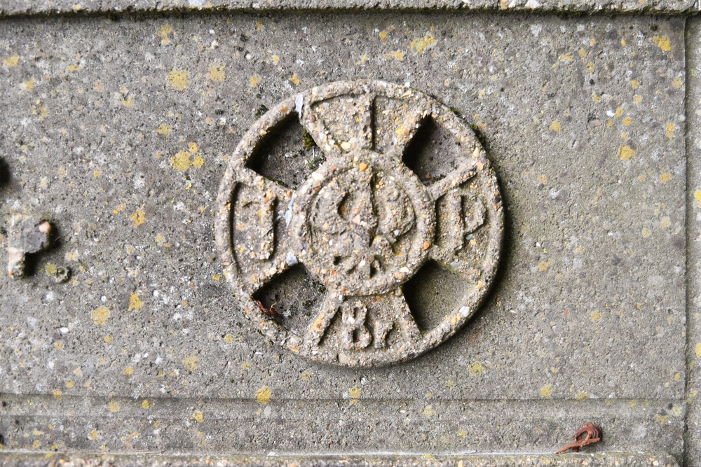 Nagrobek Edmunda Charszkiewicza i Tadeusza Schaetzel de Merzhausen vel Schätzel South, Ealing Cemetery, Londyn