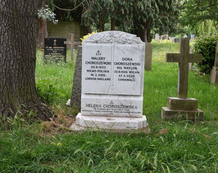 Nagrobek Dory Choroszewskiej, Heleny Choroszewskiej i Walerego Choroszewskiego, cmentarz North Sheen, Londyn