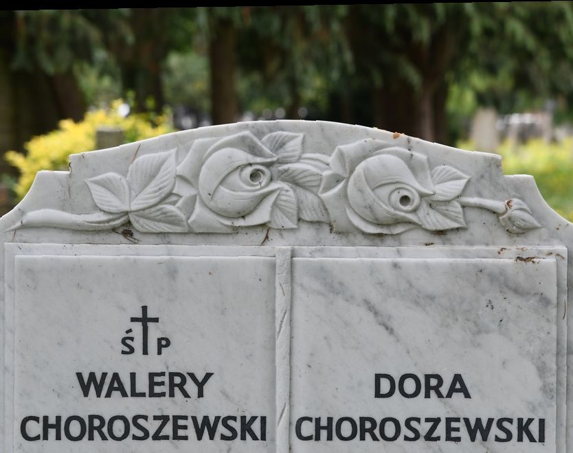 Tombstone of Dora Choroszewski, Helena Choroszewski and Walery Choroszewski, North Sheen Cemetery, London (detail)