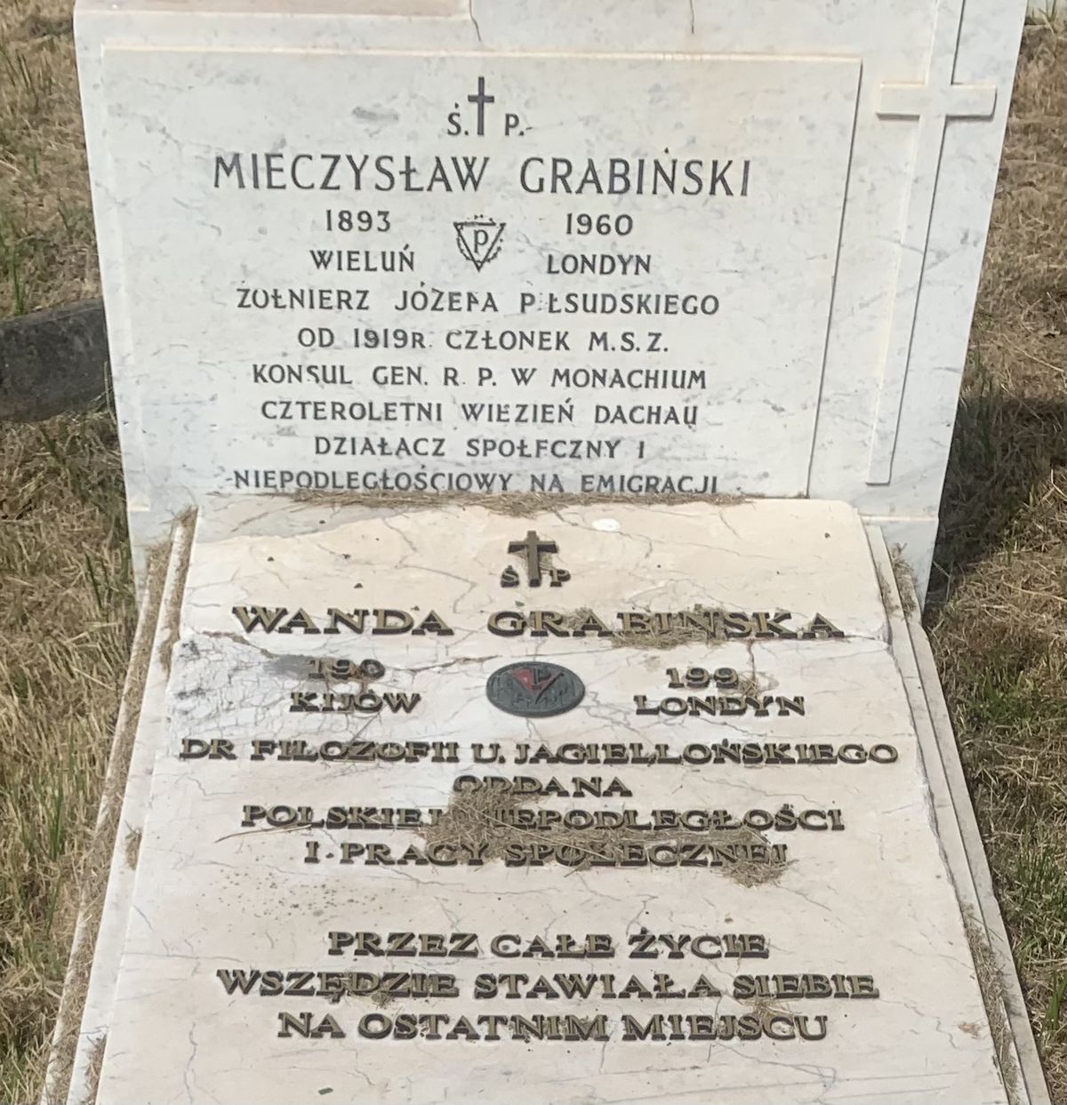 Tombstone of Wanda Grabińska and Mieczysław Grabiński