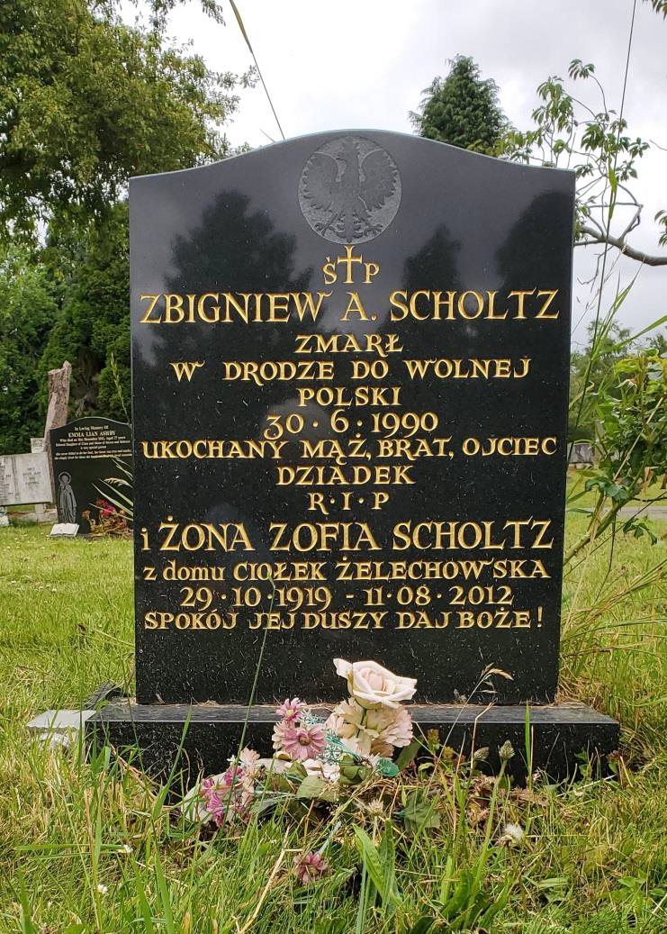 Tombstone of Zbigniew and Sophie Scholtz