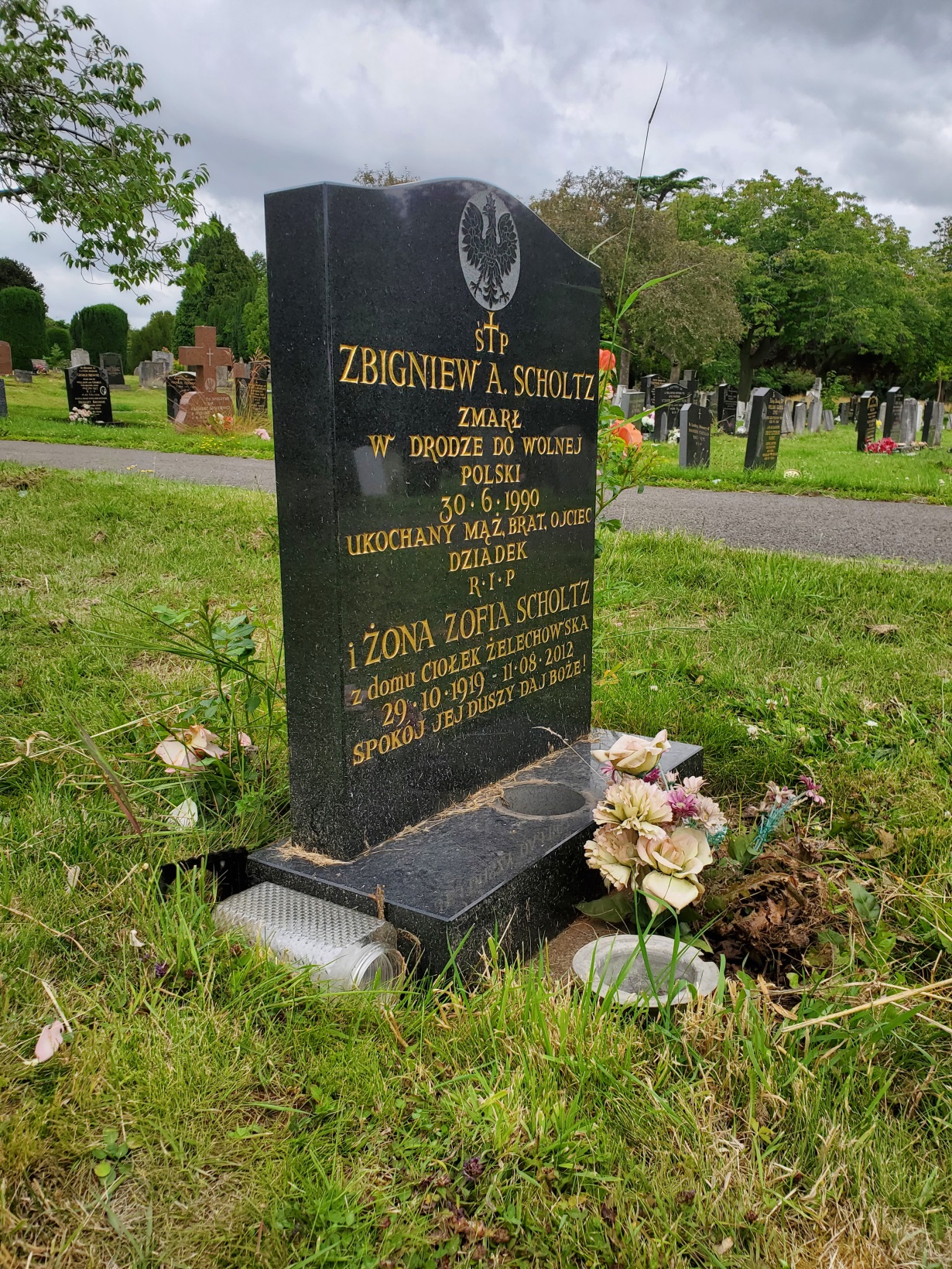 Tombstone of Zbigniew and Sophie Scholtz