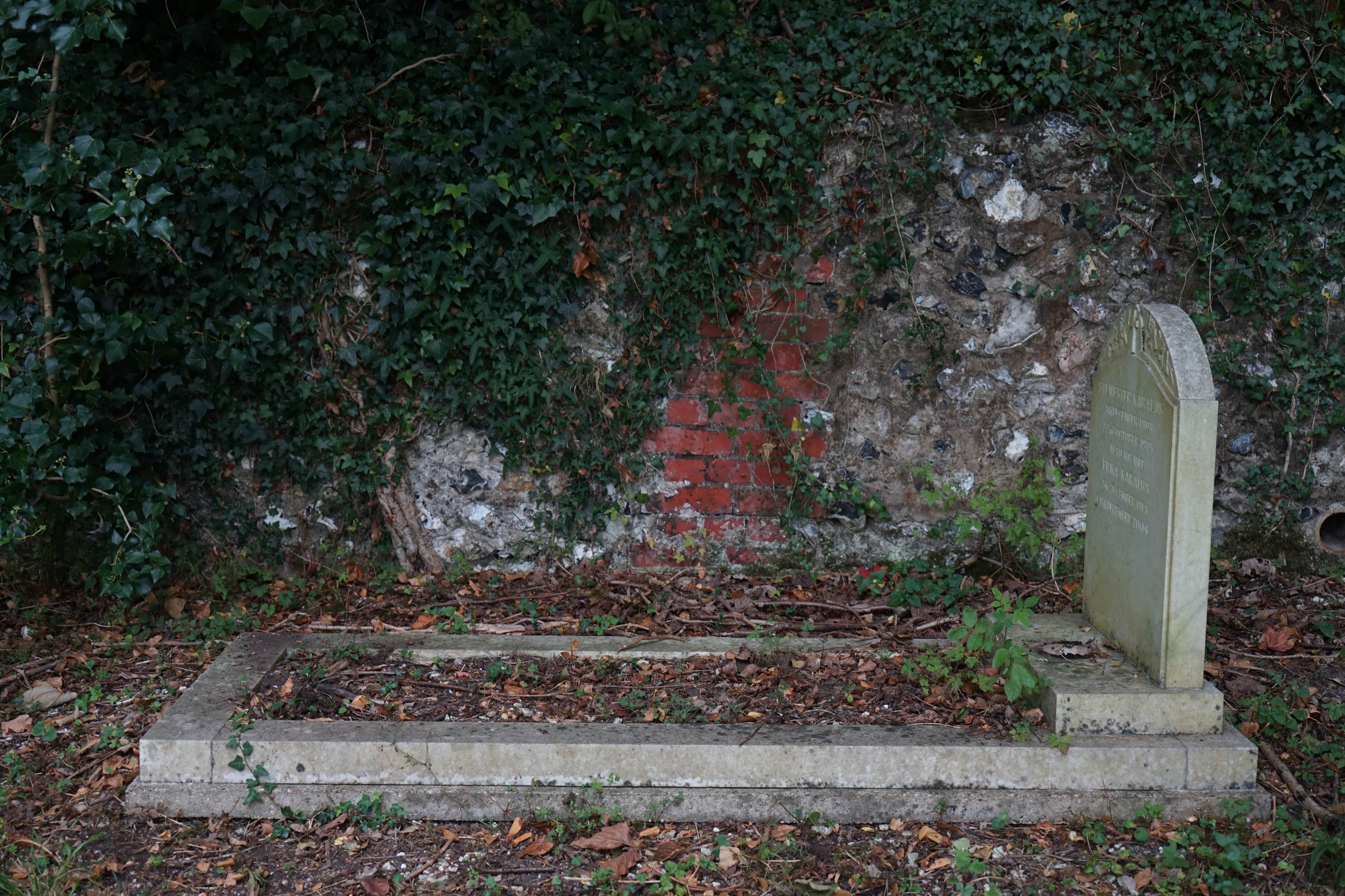 Tombstone of Sylvester and Erika Karalus, Fairmile Cemetery, Henley-on-Thames