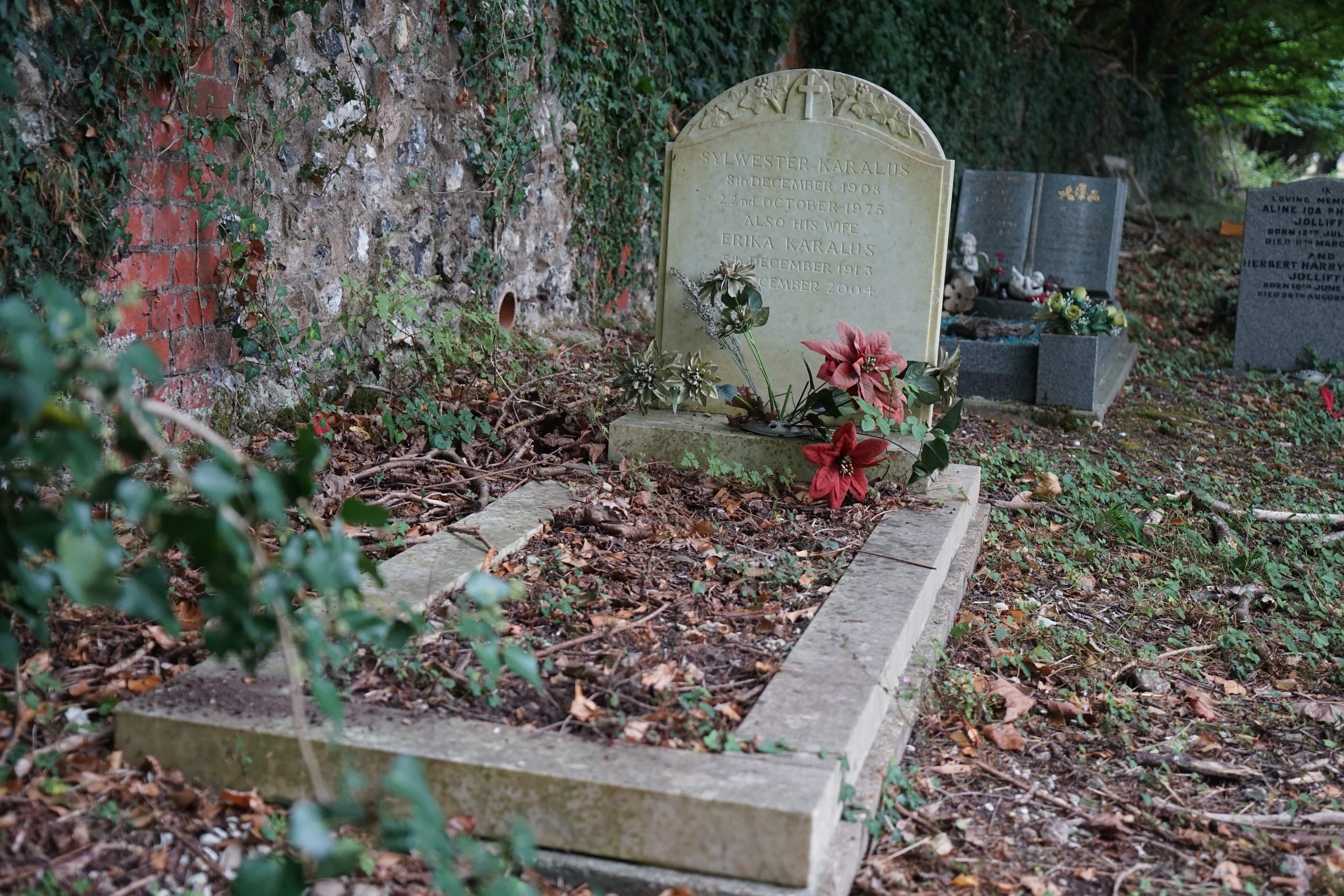 Tombstone of Sylvester and Erika Karalus, Fairmile Cemetery, Henley-on-Thames