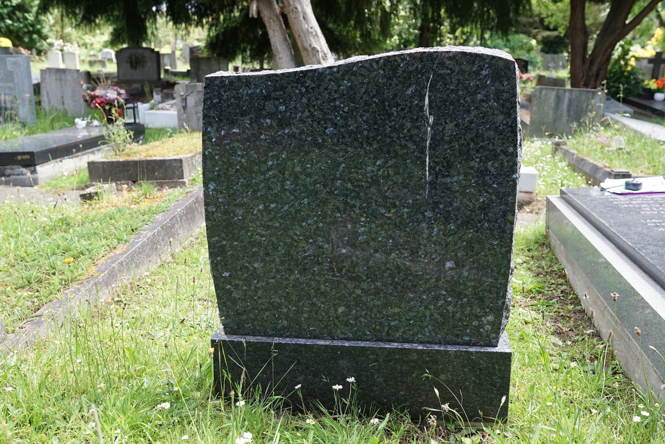 Nagrobek Bogusława Miedzińskiego, cmentarz South Ealing, Londyn