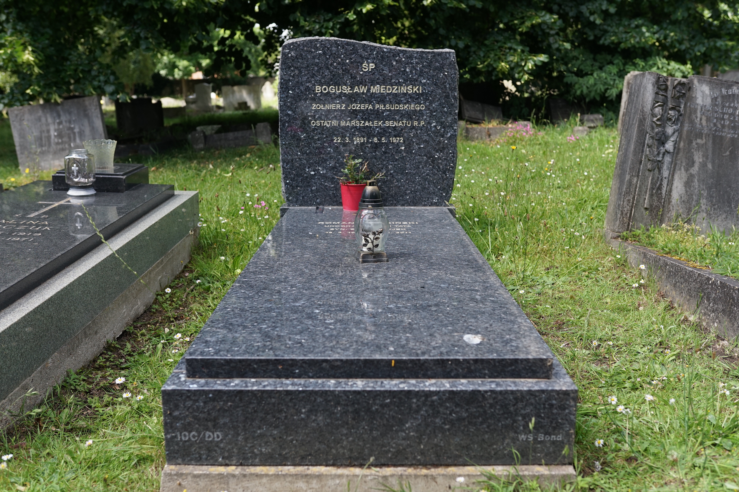 Nagrobek Bogusława Miedzińskiego, cmentarz South Ealing, Londyn