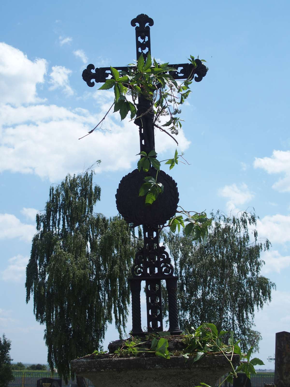 Nagrobek Stefana Kuźmińskiego, cmentarz w Kipiaczce, 2018