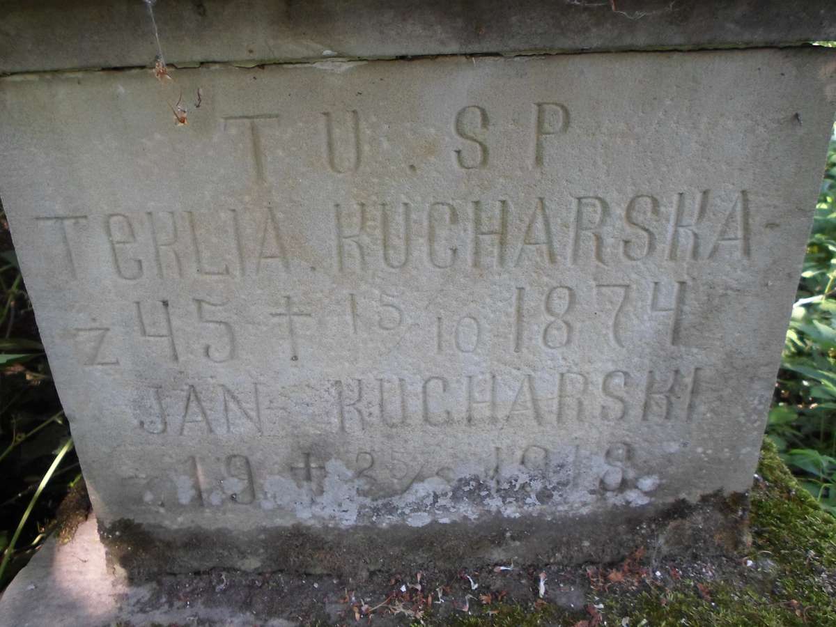 Inscription from the gravestone of Jan and Tekla Kucharski, Kozówka cemetery