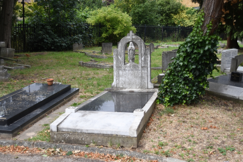 Tombstone of Antoni Pająk, Maria Pająkowa and Bolesław Pająk, South Ealing Cemetery, London