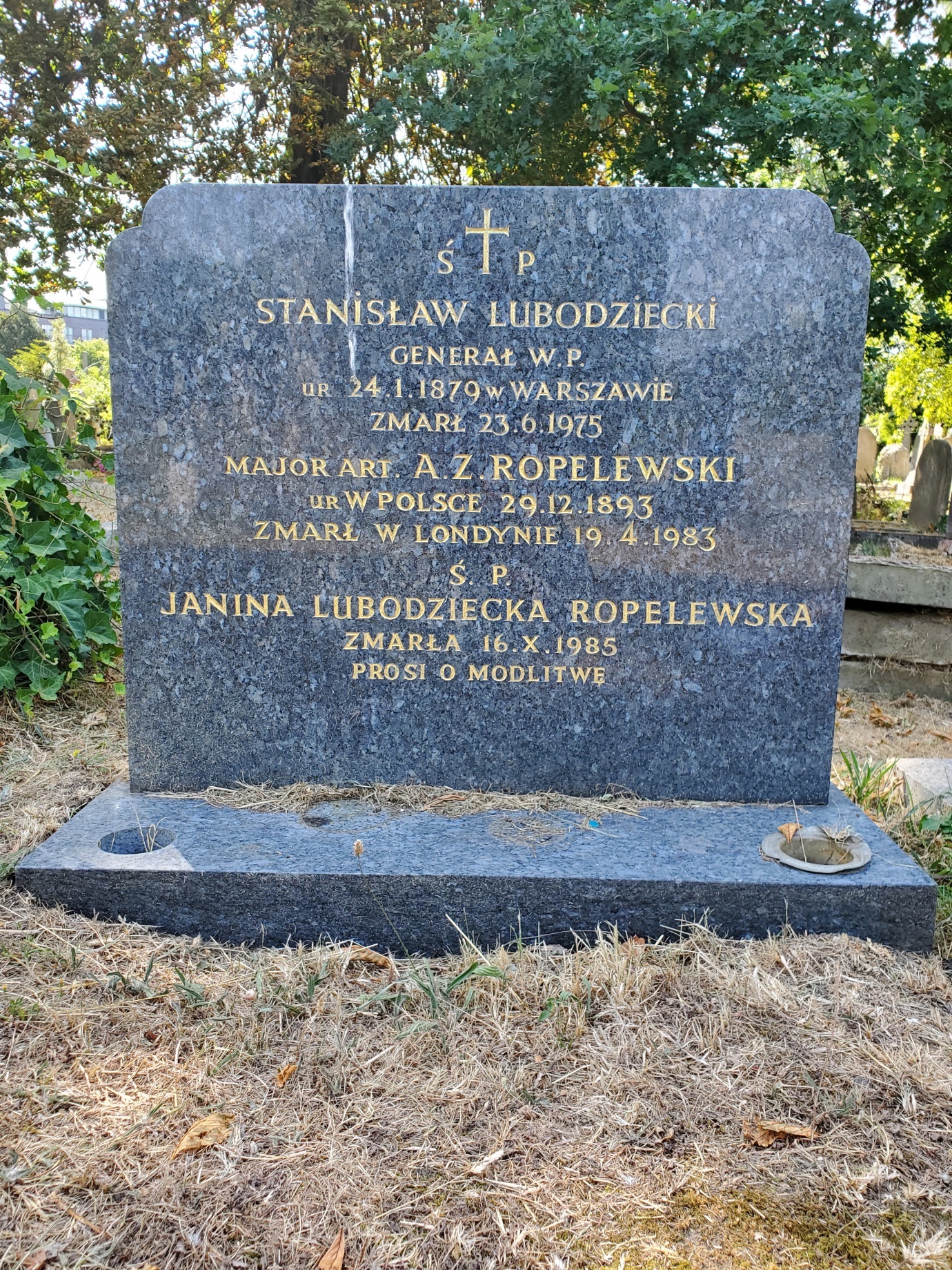 Tombstone of Stanisław Lubodziecki, Andrzej Roplewski and Janina Lubodziecka Roplewski, Hapstead Cemetery, London