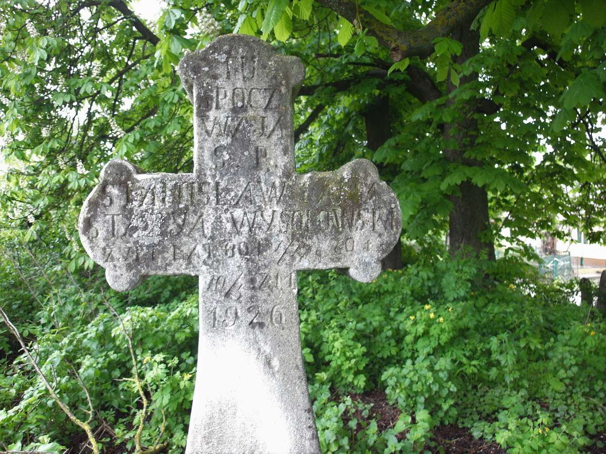 Inscription from the tombstone of Anna and Stanislaw Wysolowski, cemetery in Oprylovce