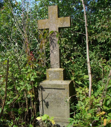 Nagrobek Karoliny Zagrajskiej, cmentarz w Chorostkowie